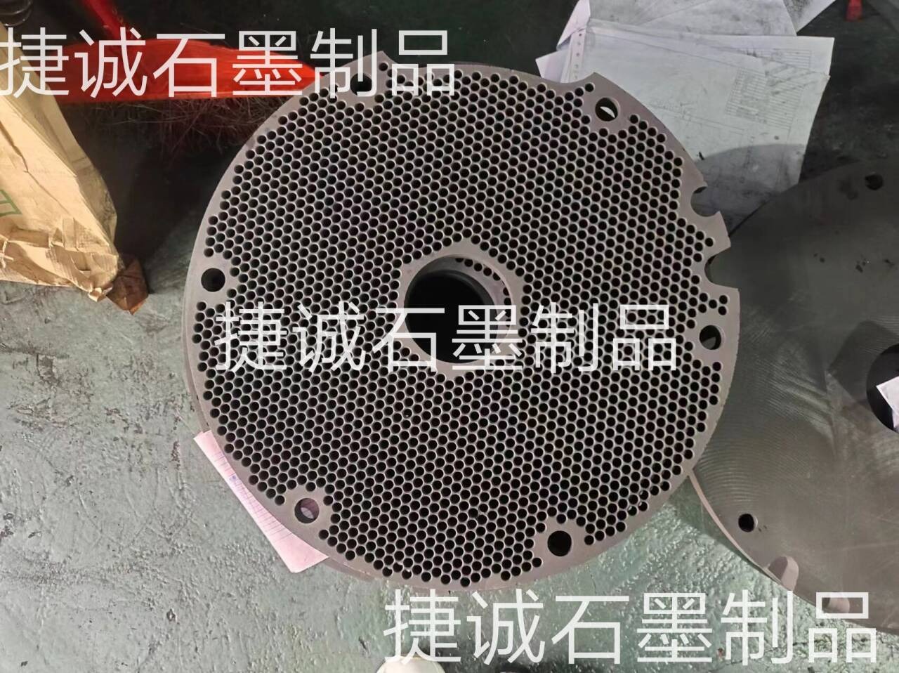 硬質(zhì)合金石墨盤，石墨盤，刀具燒結(jié)石墨盤，石墨盤加工，銅管燒結(jié)石墨盤，燒結(jié)石墨盤，石墨盤加工廠，石墨盤生產(chǎn)廠家，石墨盤廠家